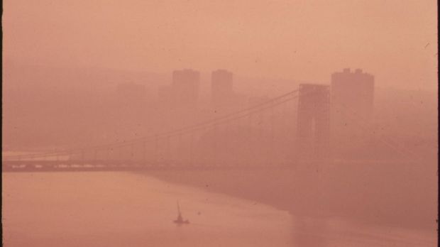 smoggy-washington-bridge